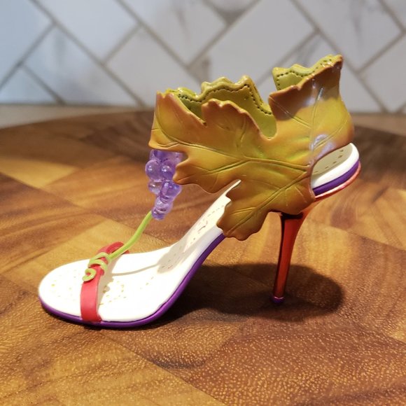 **RARE**  Just the Right Shoe, Grape Song Cabernet, Circa 2009, J090612 - Picture 9 of 10